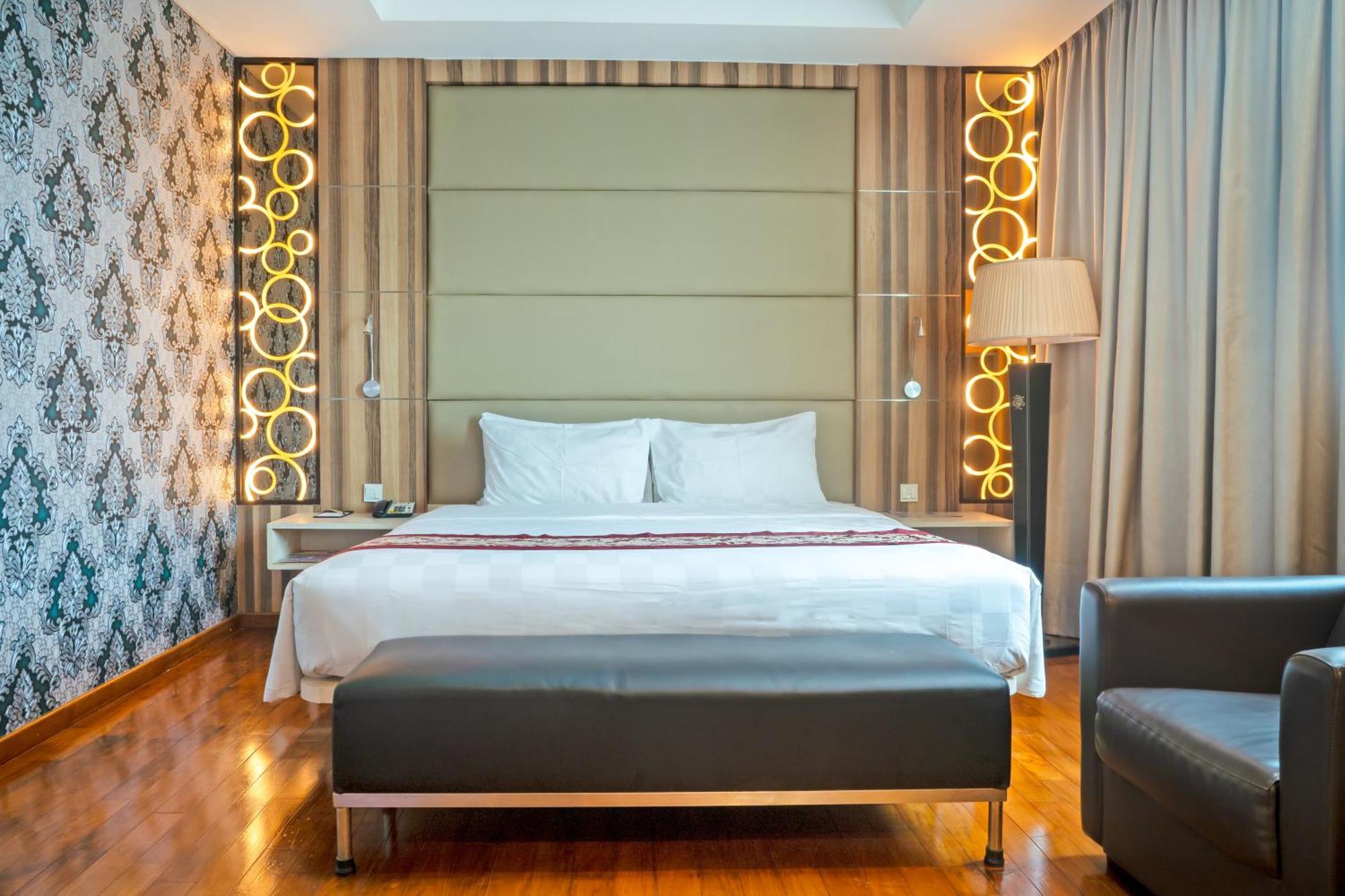 Nagoya Hill Hotel Batam Ngoại thất bức ảnh