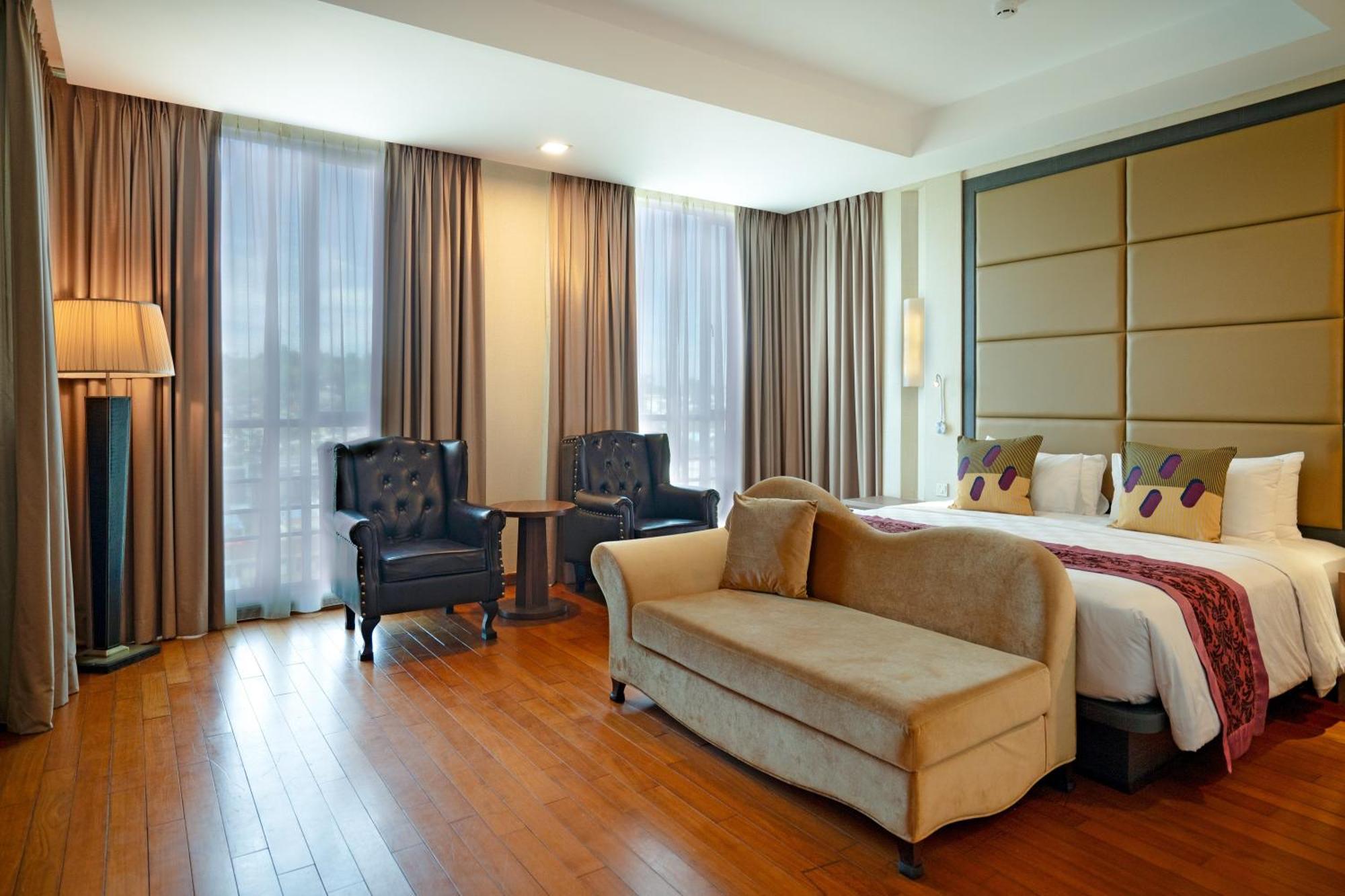 Nagoya Hill Hotel Batam Ngoại thất bức ảnh