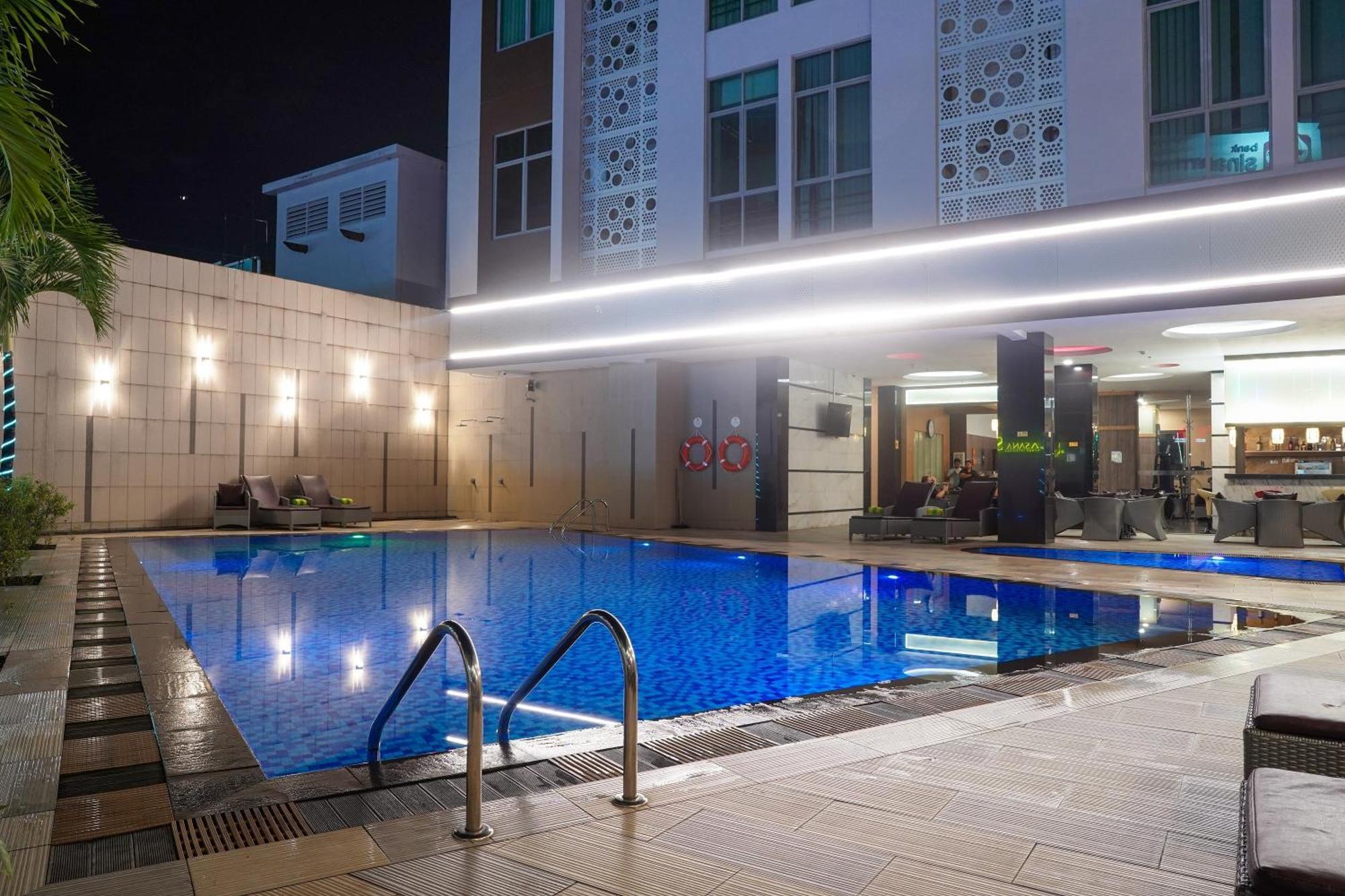 Nagoya Hill Hotel Batam Ngoại thất bức ảnh
