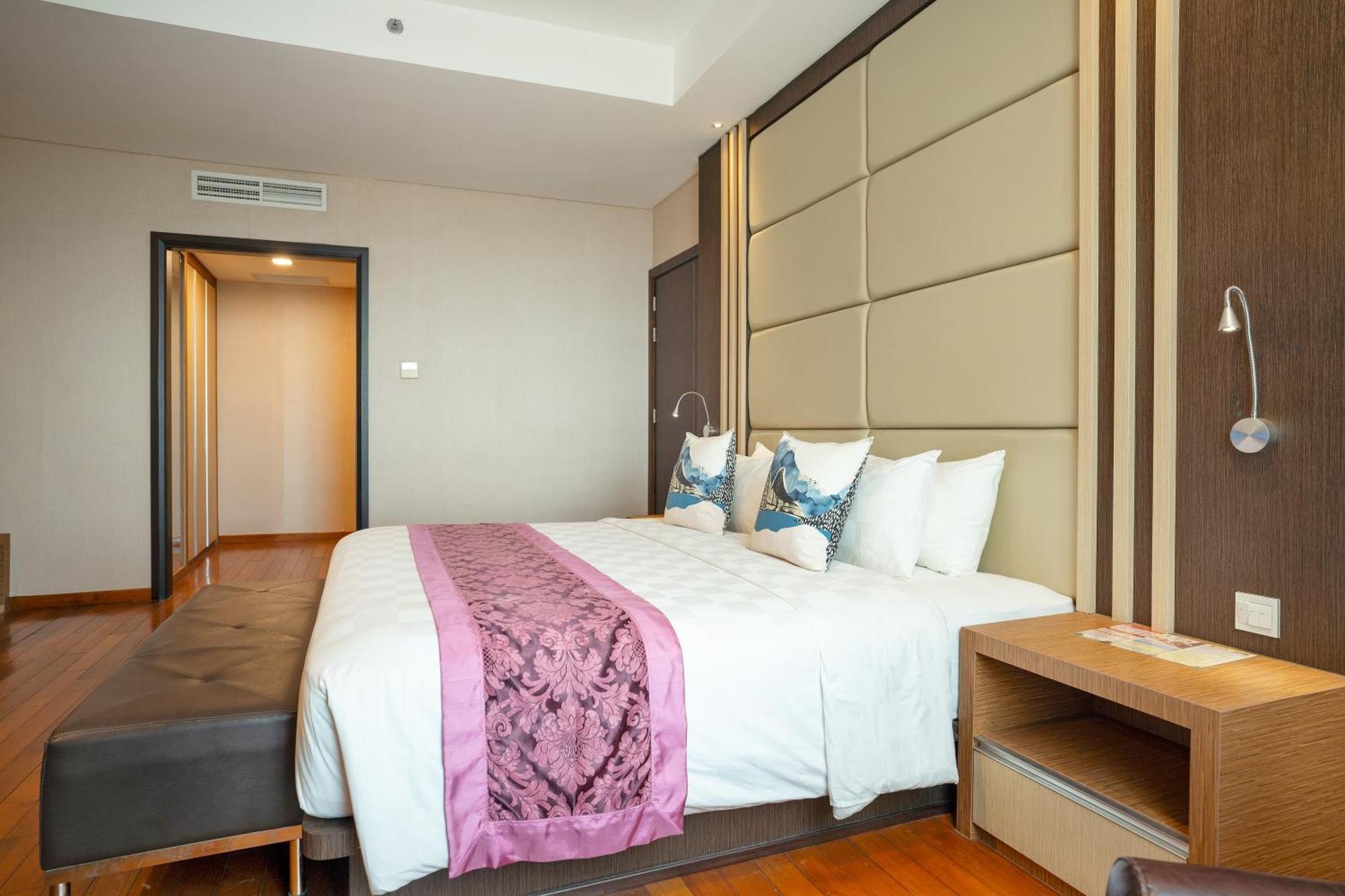 Nagoya Hill Hotel Batam Ngoại thất bức ảnh